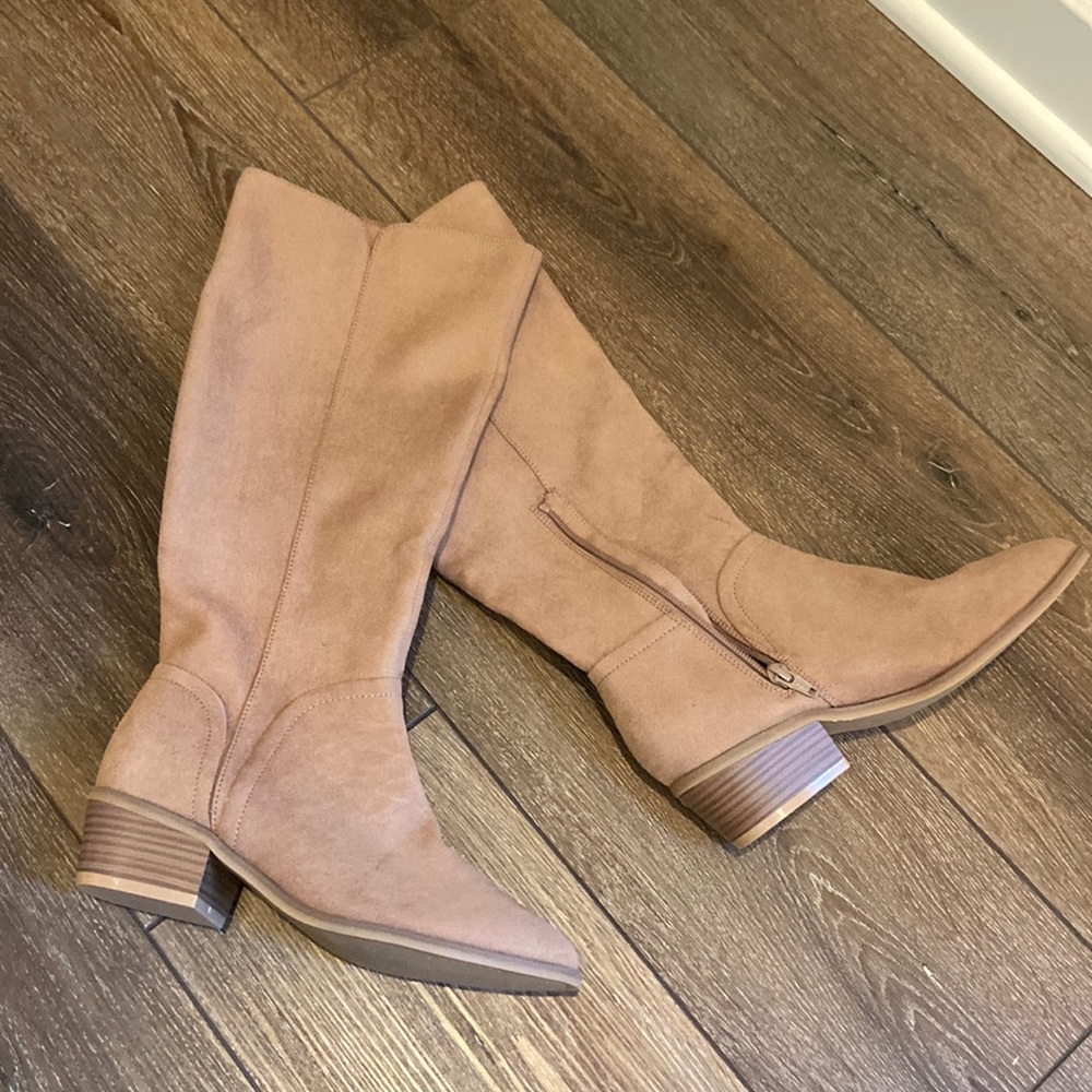 Old navy suede boots